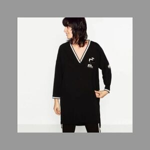 Zara Varsity Patch V-Neck Long Sleeve Shirt Dress Size M Black/White Color